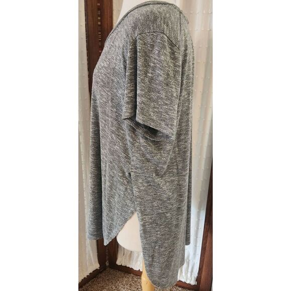 T65 Mossimo long gray heather knit top with rounded split hem and scoop neck - Picture 2 of 7